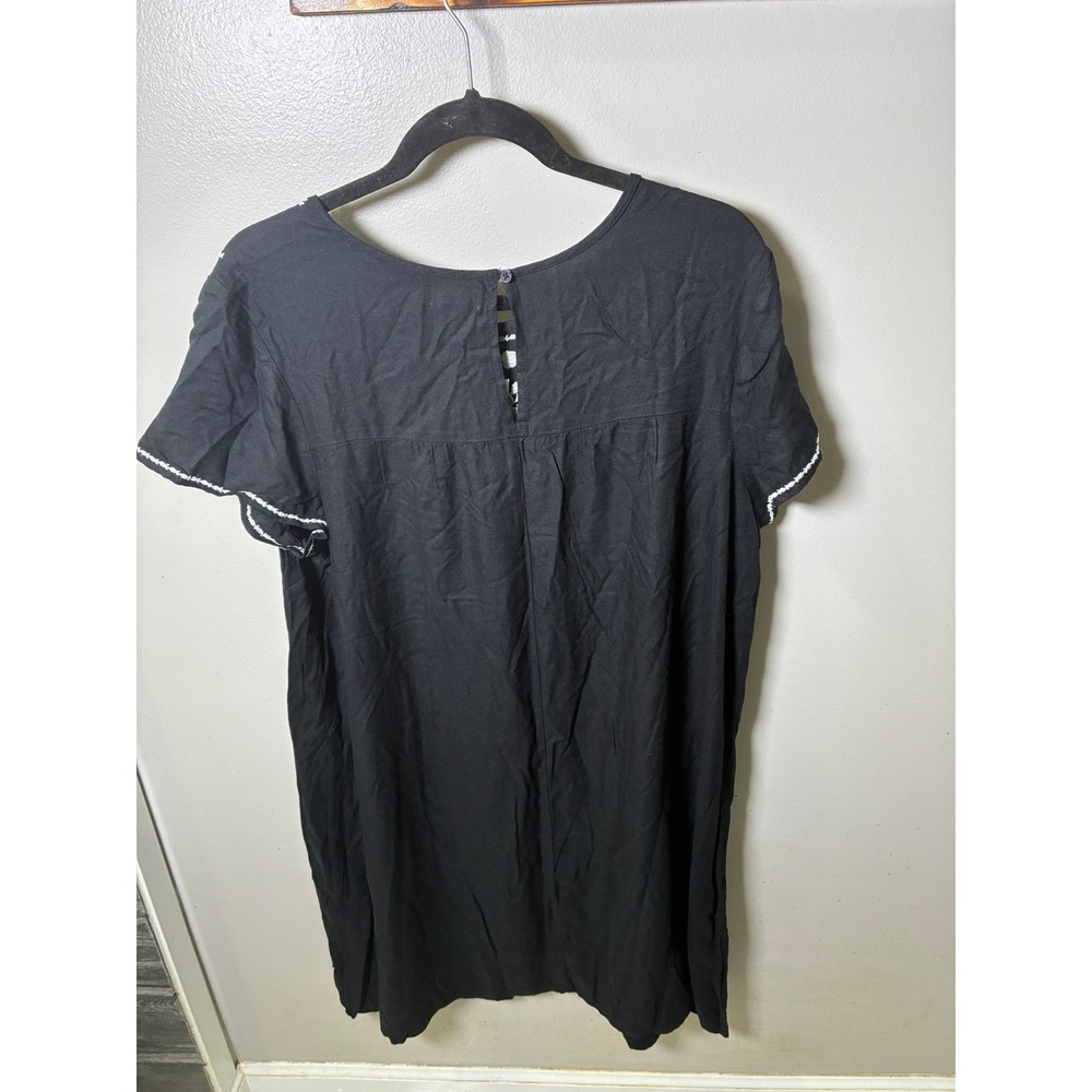 Old Navy Womens XL Black White Floral Embroidered Viscose Shift Dress NWT - Picture 2 of 5